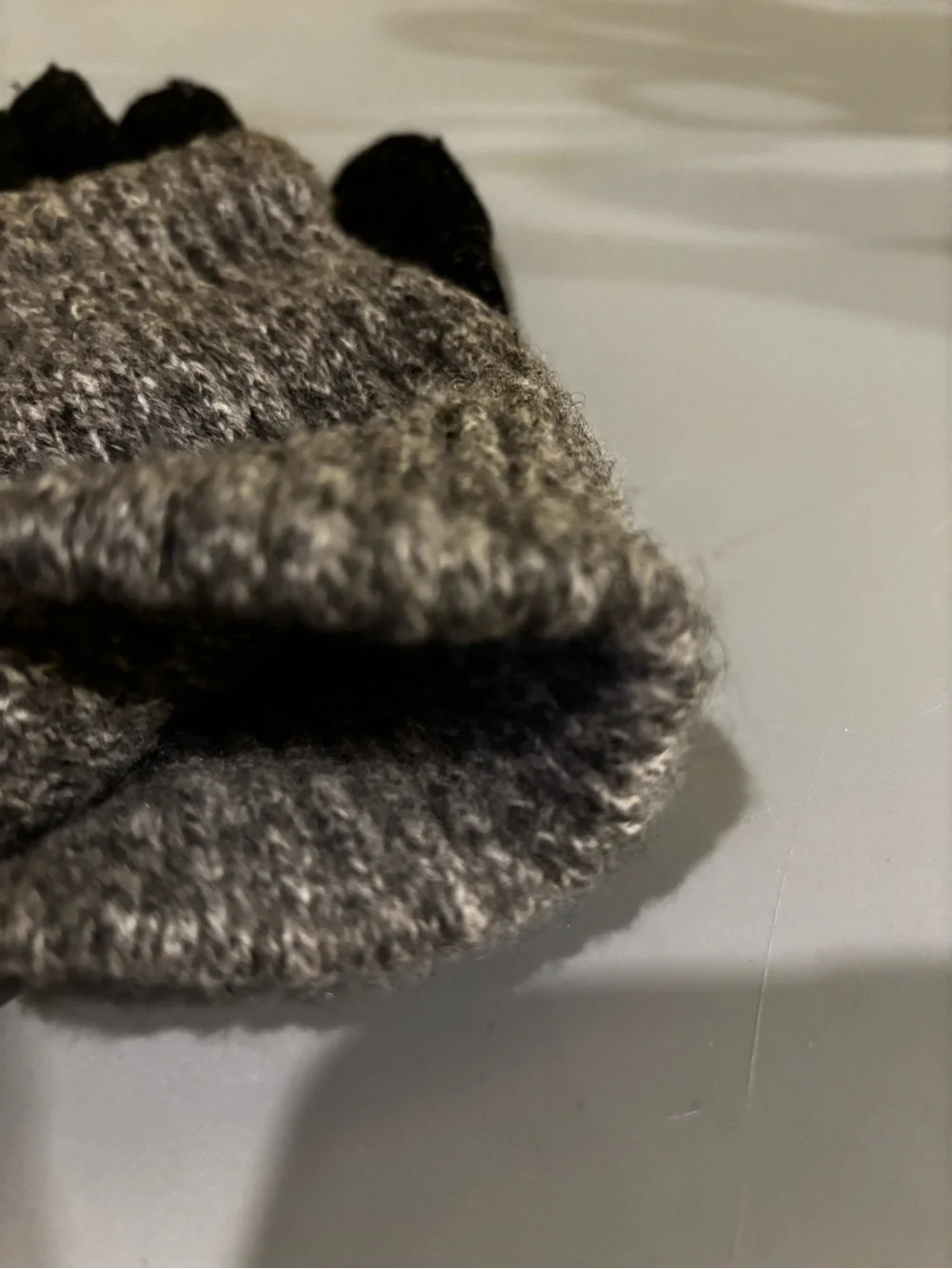 Women’s Two-Tone Knit Convertible Gloves – Gray and Black